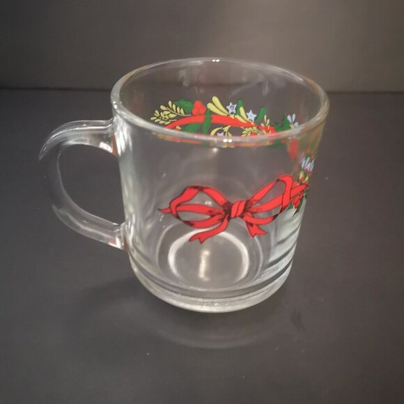 Vintage KIG Indonesia Set of 4 Christmas Mugs w/ Holly Berries & a Red Bow 3.5" - Picture 5 of 5